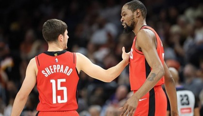 stakeapp-防守硬度明显提升了！火箭后场新星能否保持这样的侵略性呢？